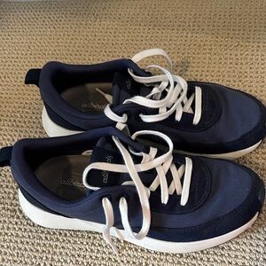 Allbirds Men's Dark Blue and White Sneakers - Size 9